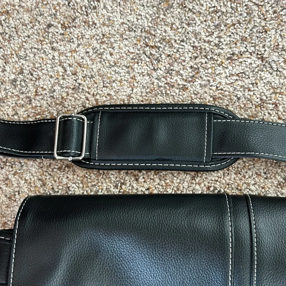 Vitronic Saucony Laptop/Messenger Bag, black.